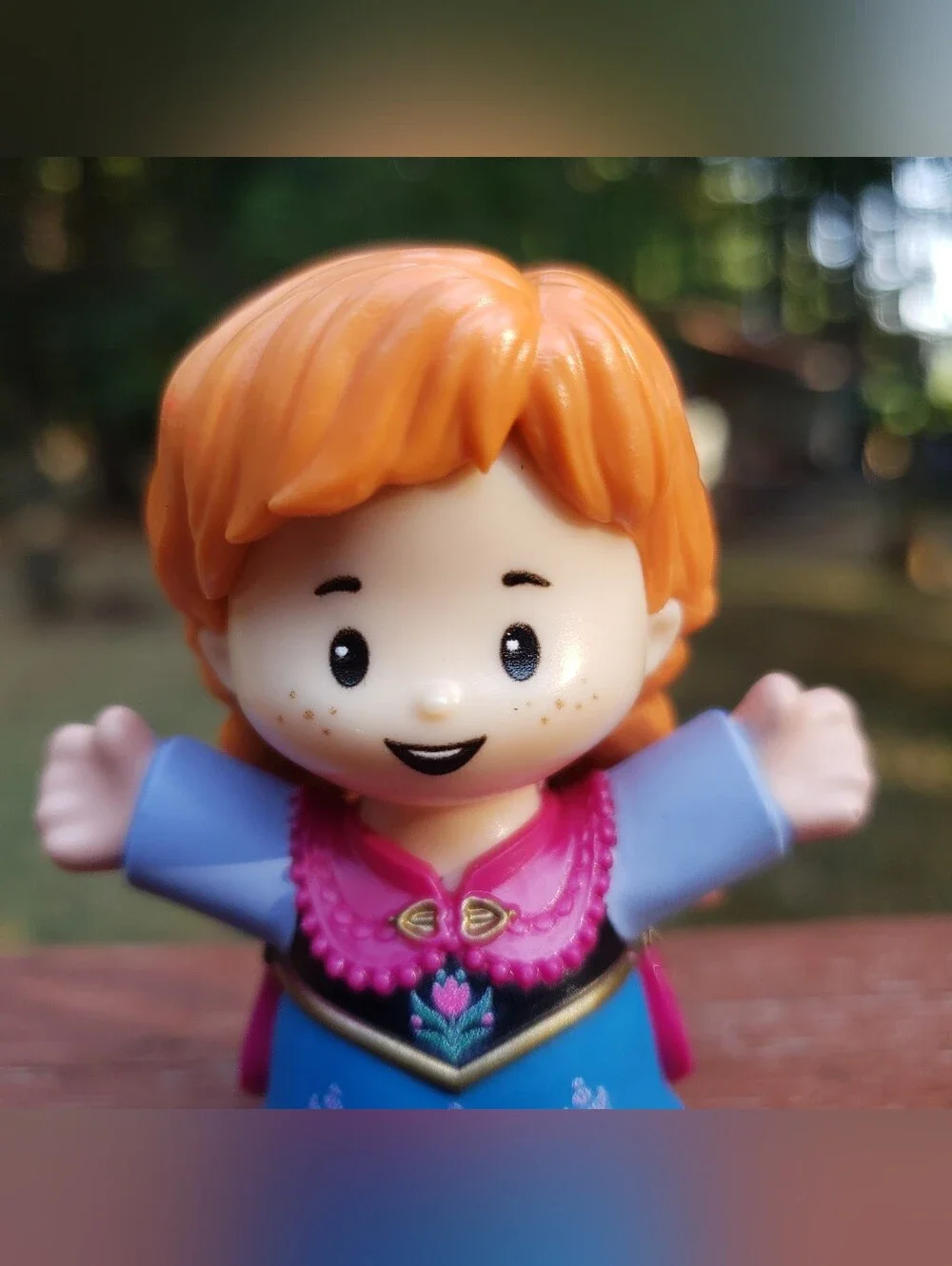 2022 Fisher-Price Little People Disney Frozen Princess Anna